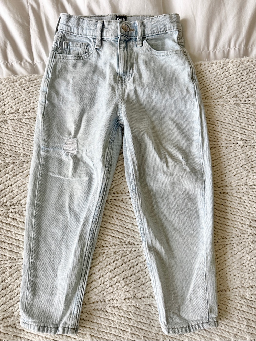 Little girl size 6 GAP “mom” jeans in very good shape